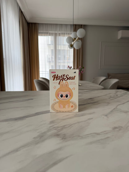 Porte-clés Labubu « Have a Seat » (BLINDBOX)